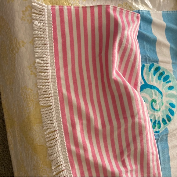 Lilly Pulitzer NWT Beach Towel - Picture 2 of 7